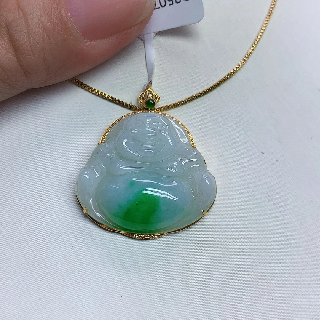 翡翠18K金镶嵌颈饰佛公