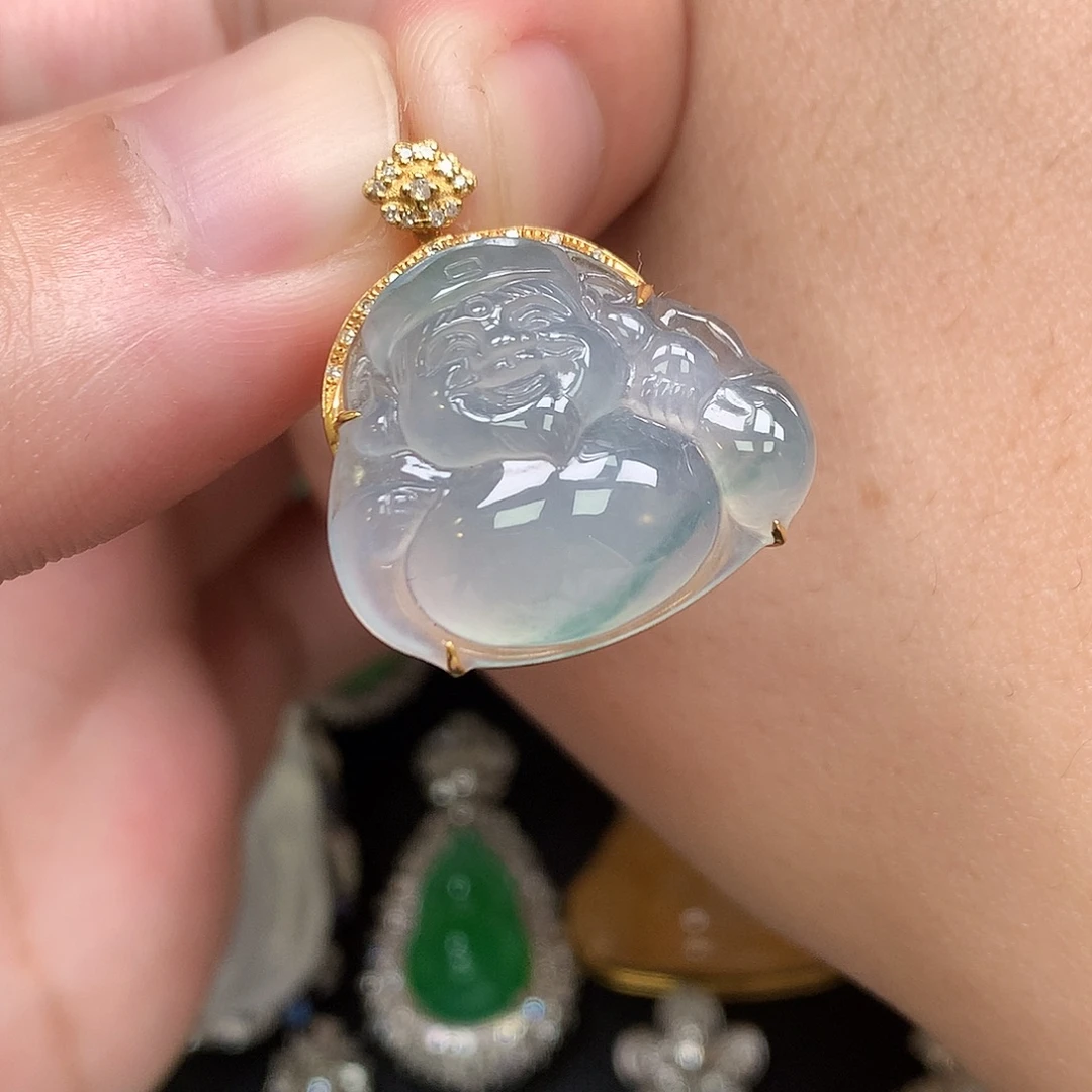 翡翠18K金镶嵌颈饰