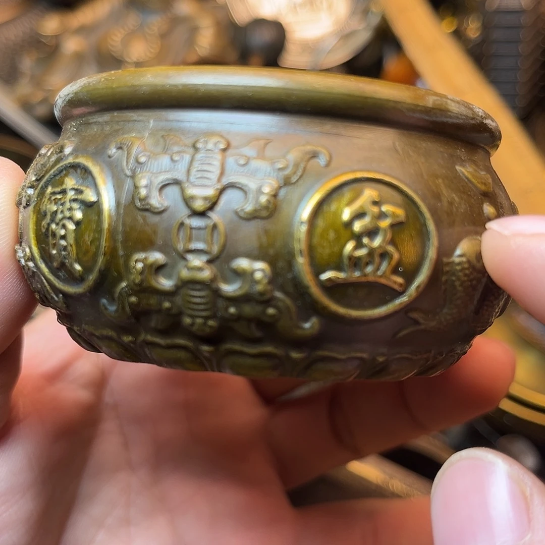 精美铜器工艺品等
