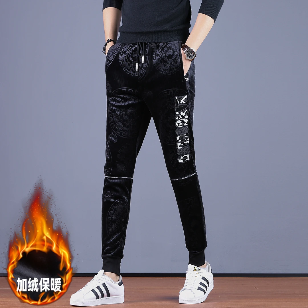 高级感时尚冬季新款男士休闲裤加绒加厚男装小脚裤潮印花百搭长裤