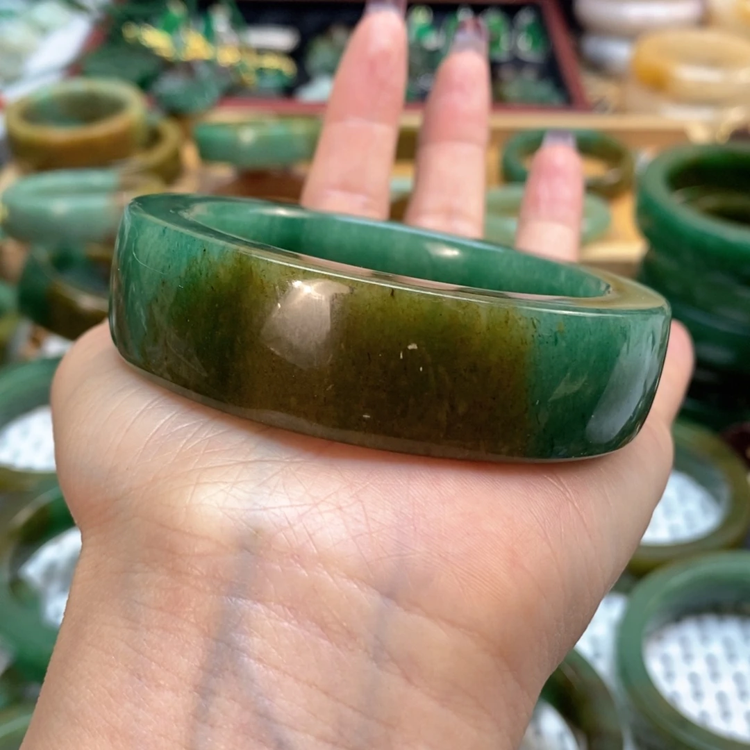 石英质玉未镶嵌手镯泉****】