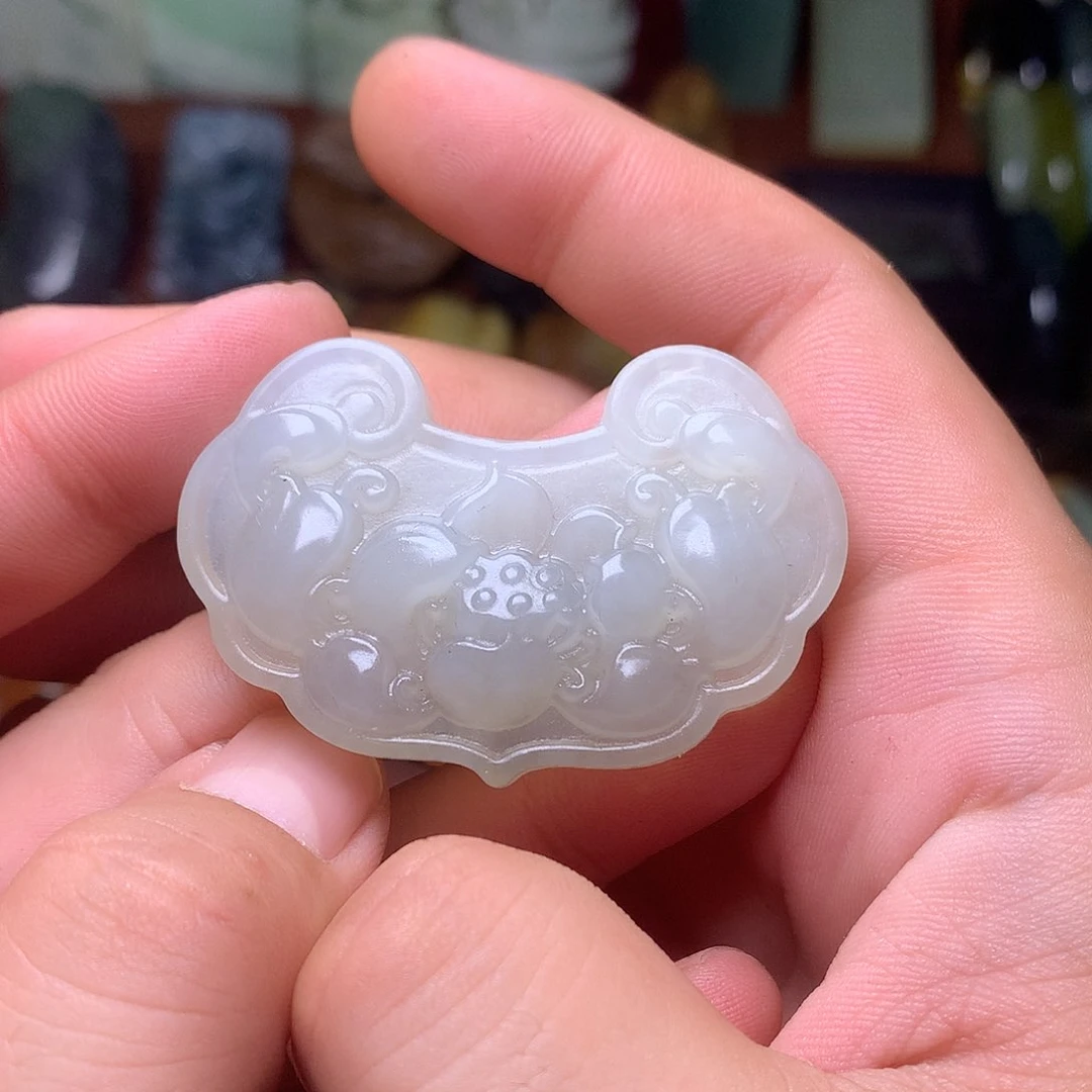 未镶嵌蛇纹石玉颈饰