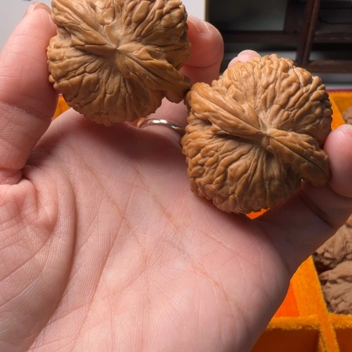 乌***茶把件文玩核桃闷白