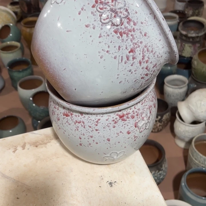 紫砂花盆口径20高度18两只小瑕疵