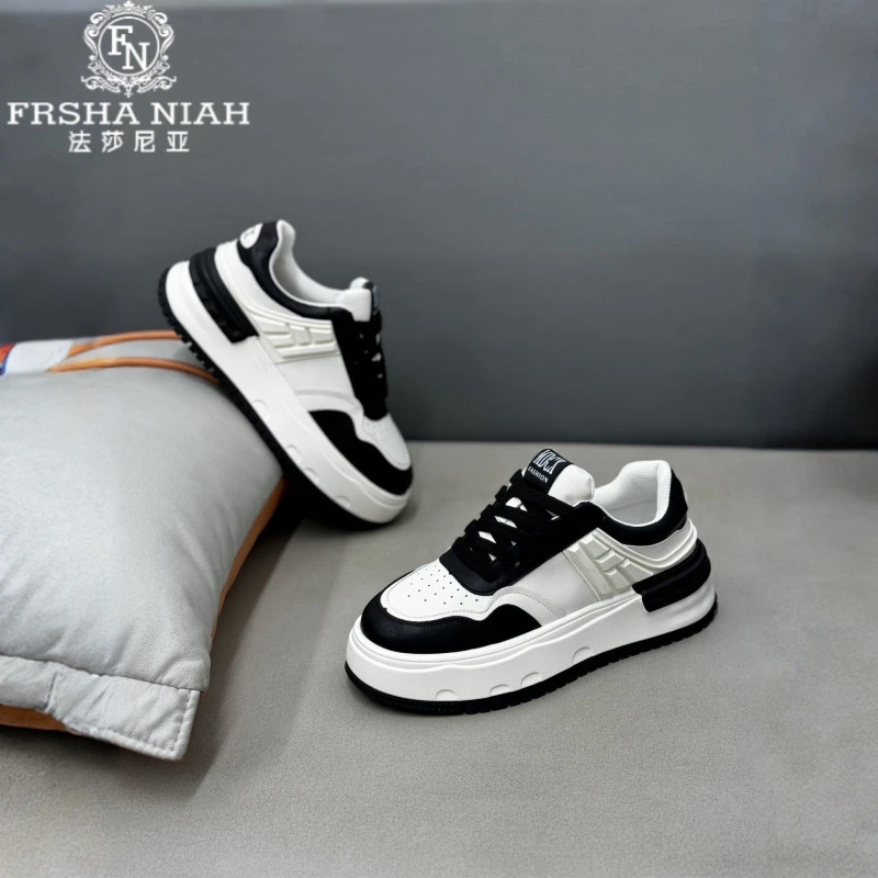 法莎尼亚秋季新款板鞋时尚潮流舒适拼色男鞋耐磨鞋百搭休闲运动鞋