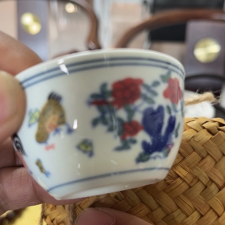 非常漂亮的粉彩杯