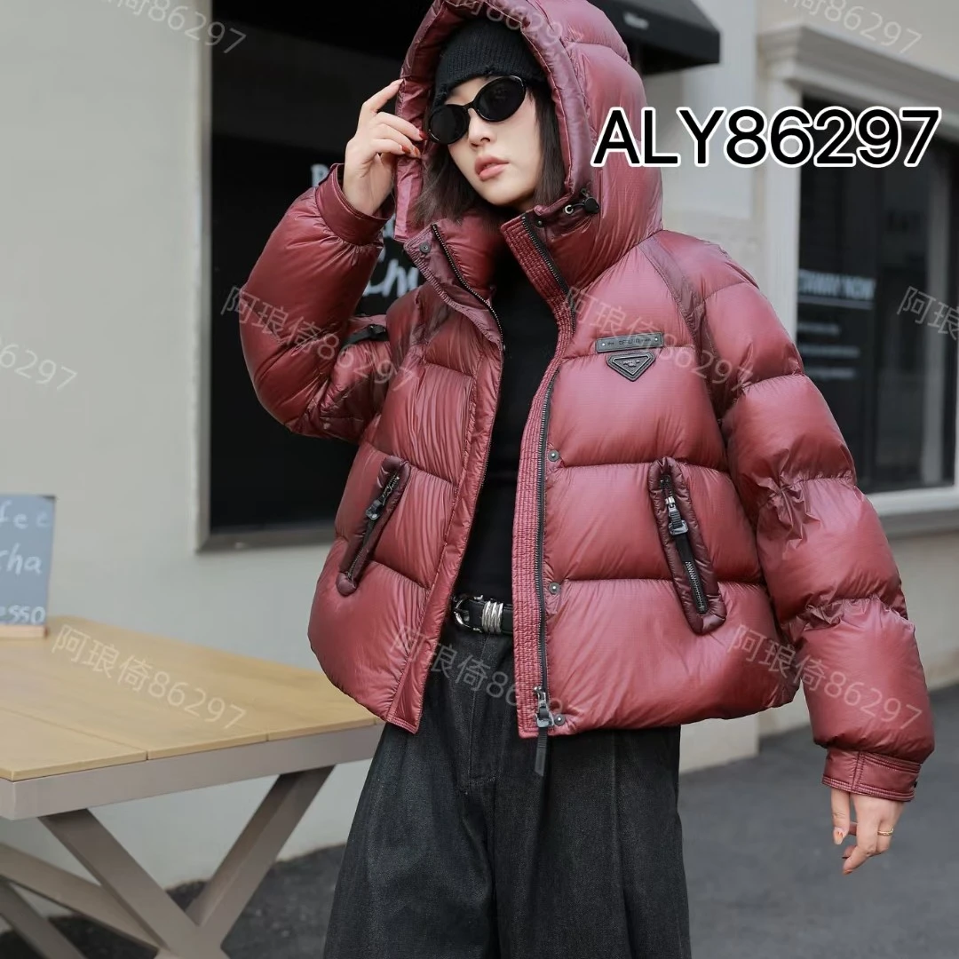 时尚潮流连帽短款鹅绒服