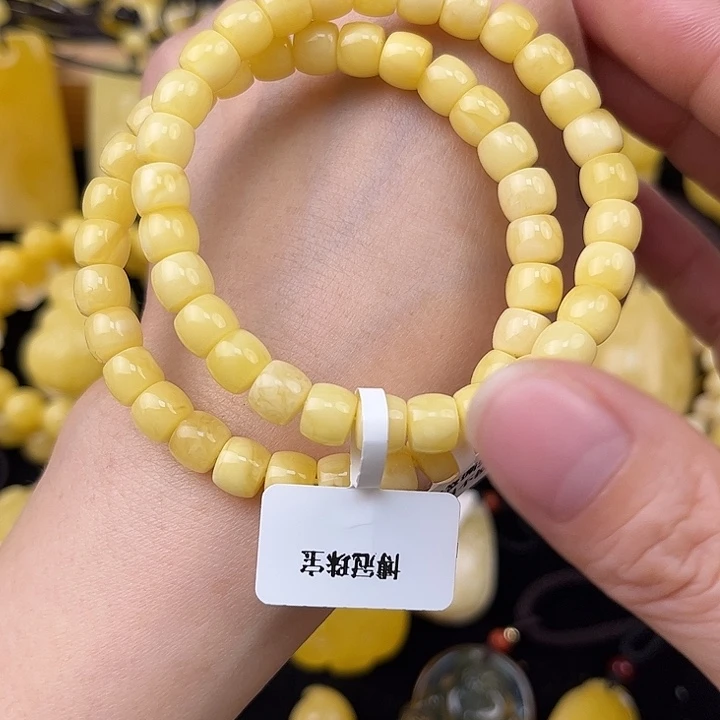 琥珀未镶嵌颈饰琥珀，多样性发其一