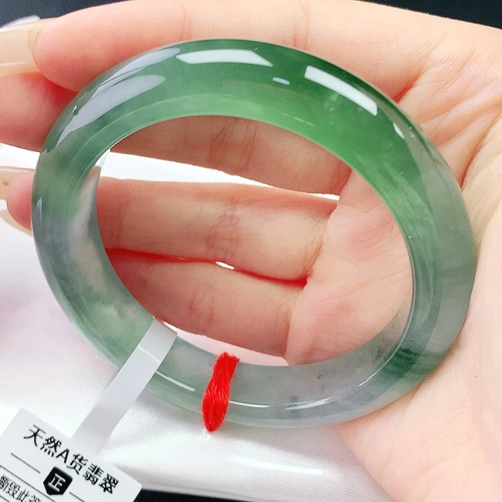 馨***咪翡翠未镶嵌手镯54圈