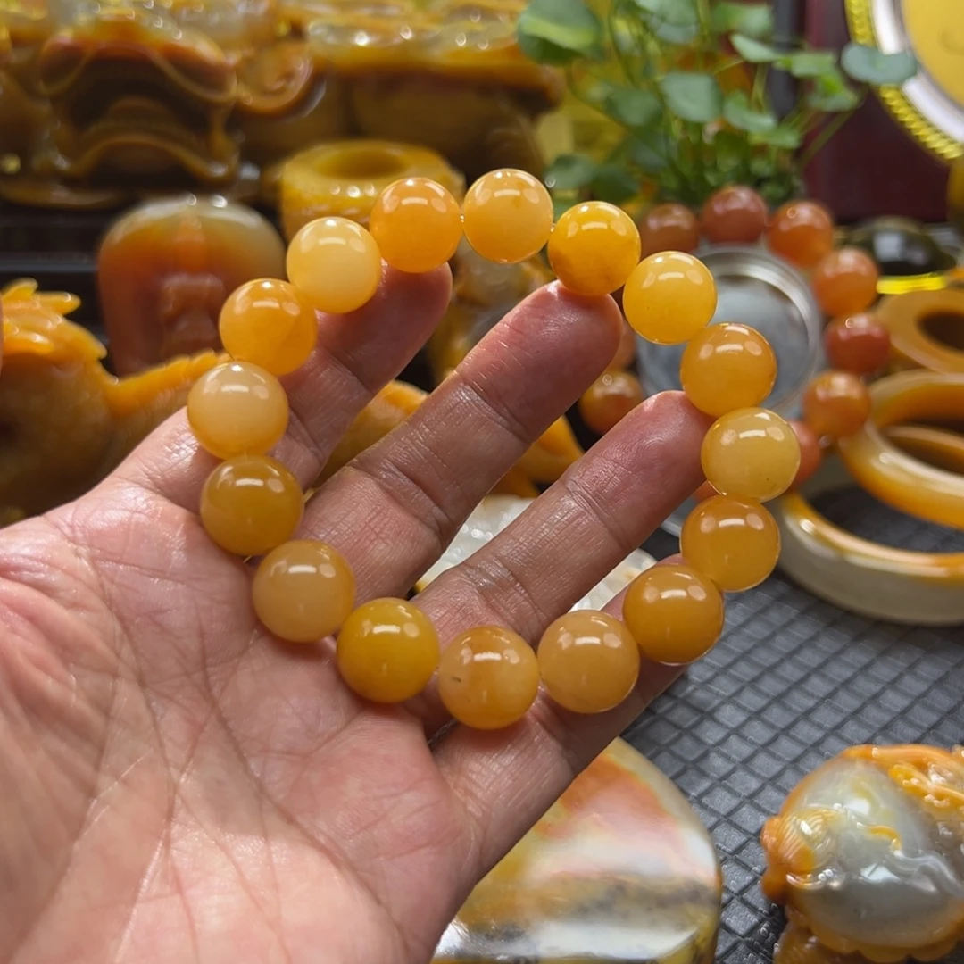 石英质玉未镶嵌颈饰