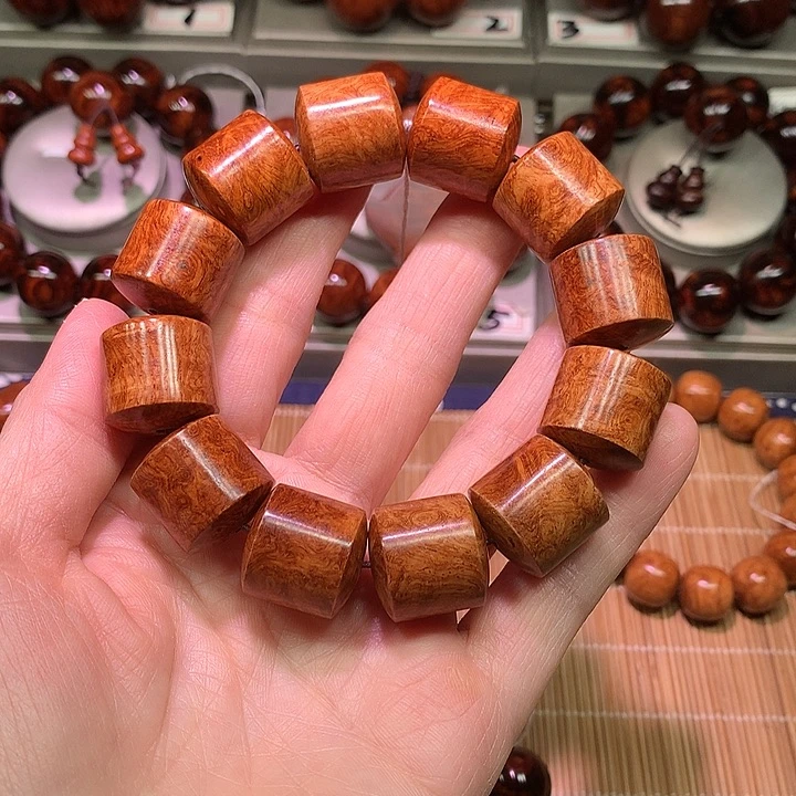 黄花梨/降香黄檀秋**过