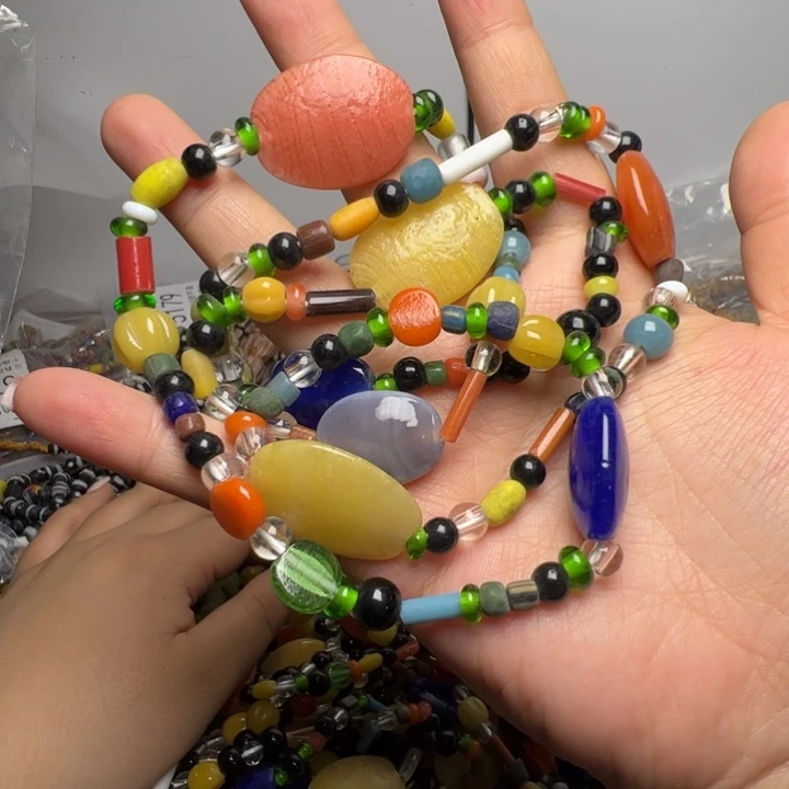 玻璃颈饰1629。    一条福利