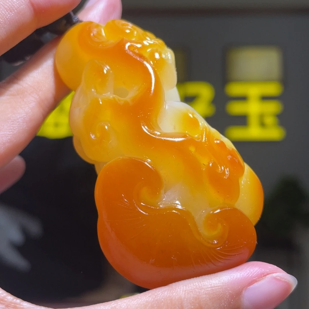 Y***子颈饰未镶嵌和田玉