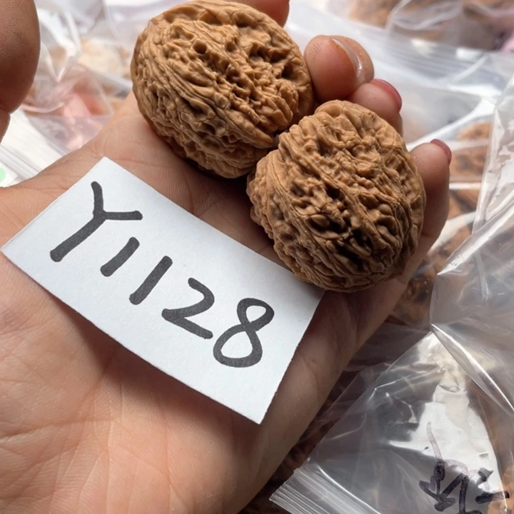 文玩核桃把件南疆