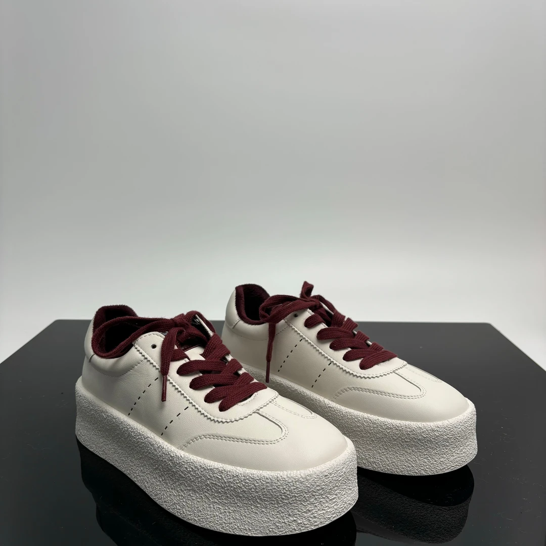 2025春款休闲加绒增高厚底小白鞋松糕面包百搭德训鞋板鞋 82962-1