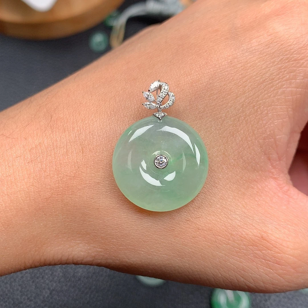 吊坠(赠链)18K金镶嵌翡翠