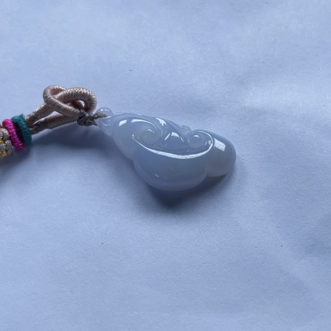 翡翠未镶嵌颈饰如意