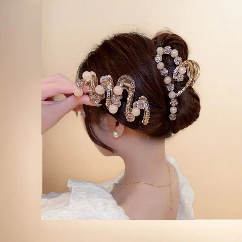 ins小饰品气质百搭山茶花仿珠爱心抓夹女后脑勺盘发鲨发饰头饰