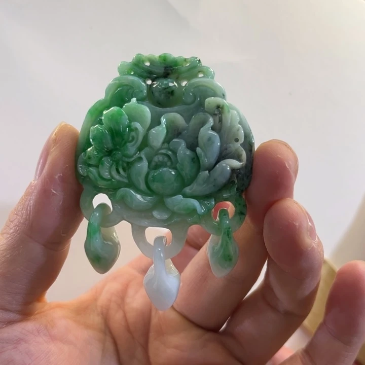 翡翠吊坠(赠链)未镶嵌代编织