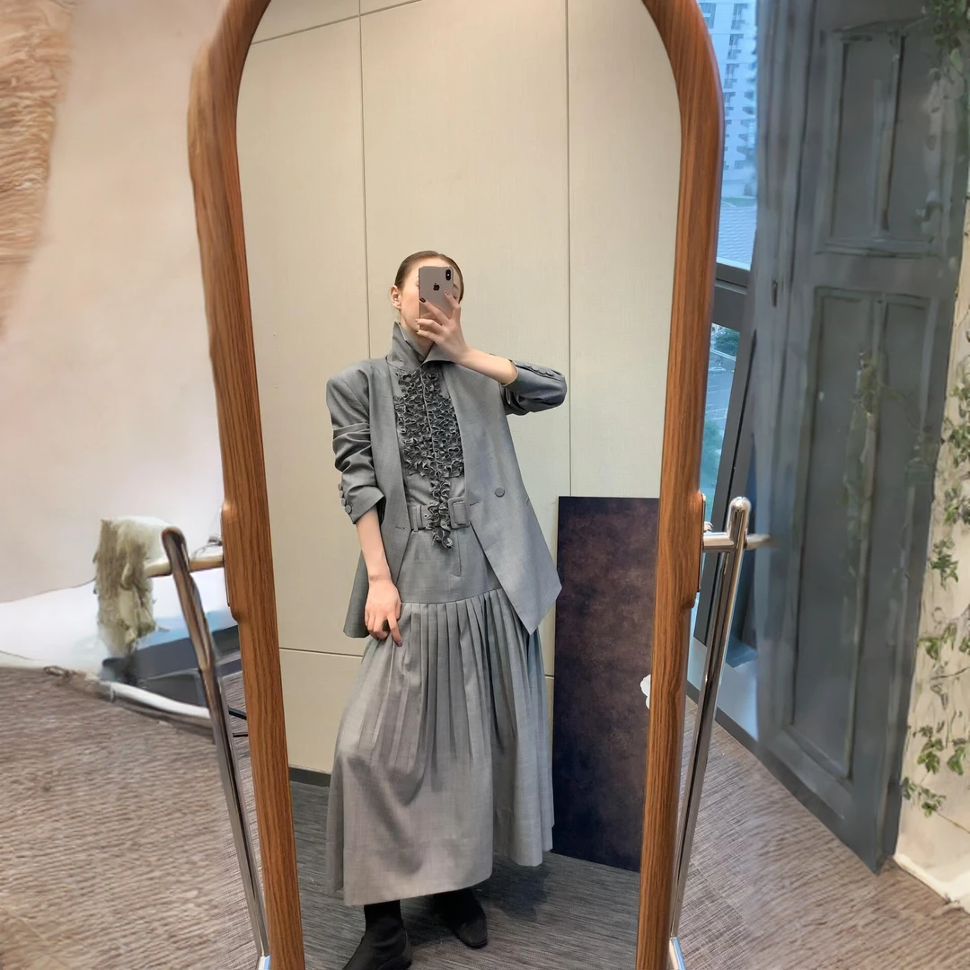 韩系休闲灰色西装套装女2025新款宽松西服外套木耳边背心裙两件套