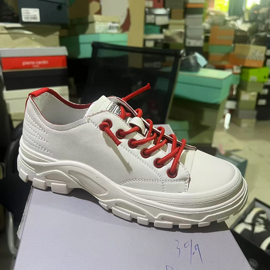 13-817   红色鞋带新款百搭休闲板鞋