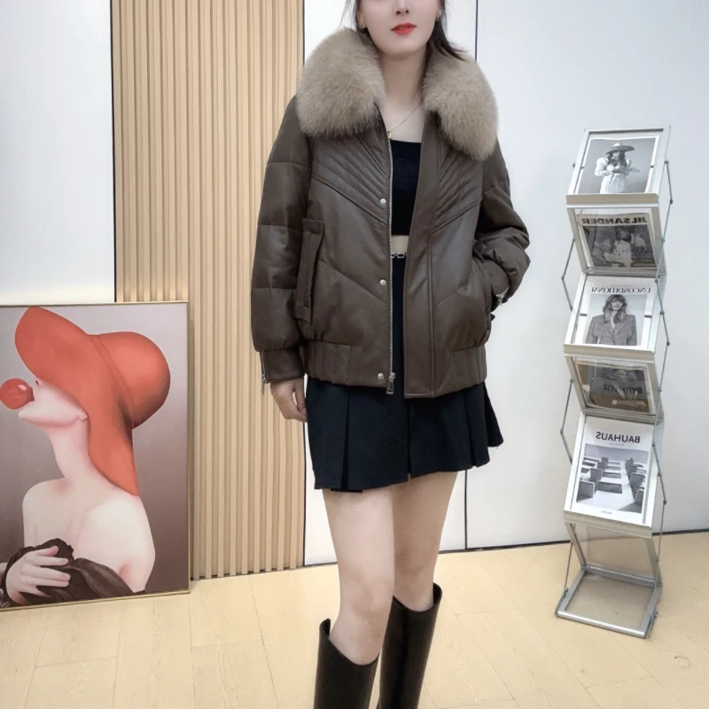 榕薇2025断码福利特卖小个子女士冬季时尚狐狸毛领短款皮鹅绒服28