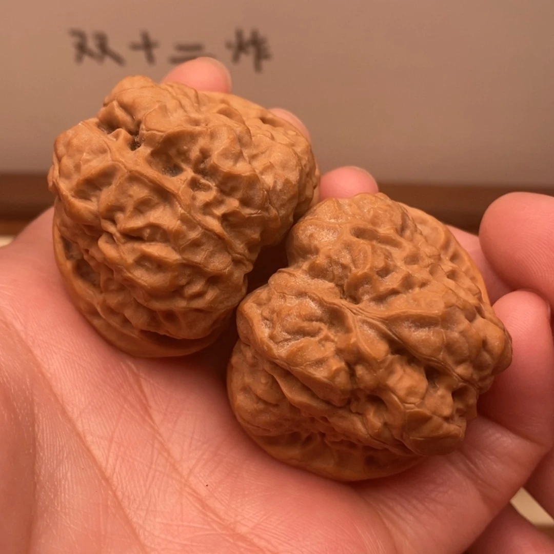 【闪购商品】把件文玩核桃边42左右