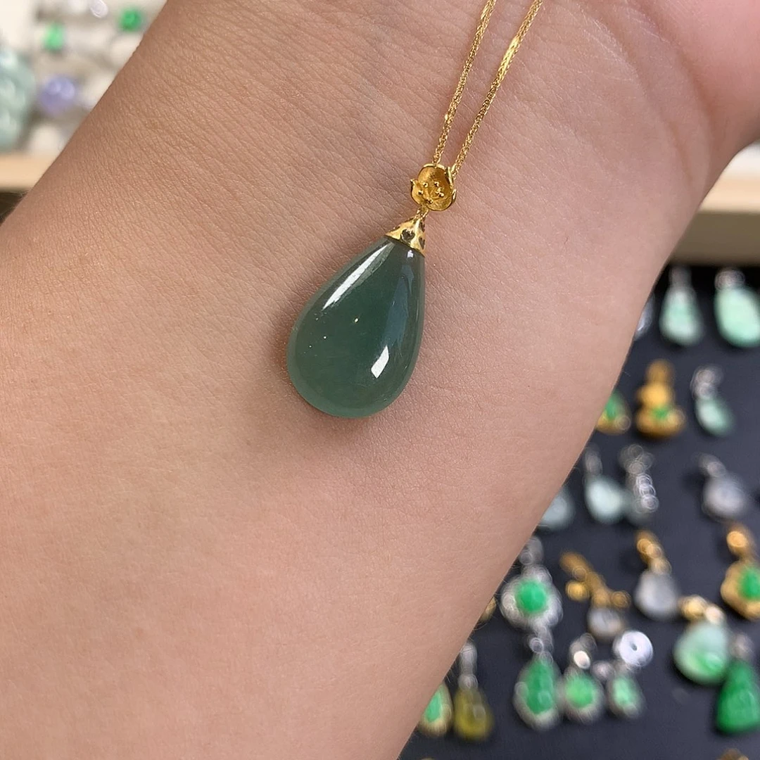 翡翠18K金镶嵌颈饰套链