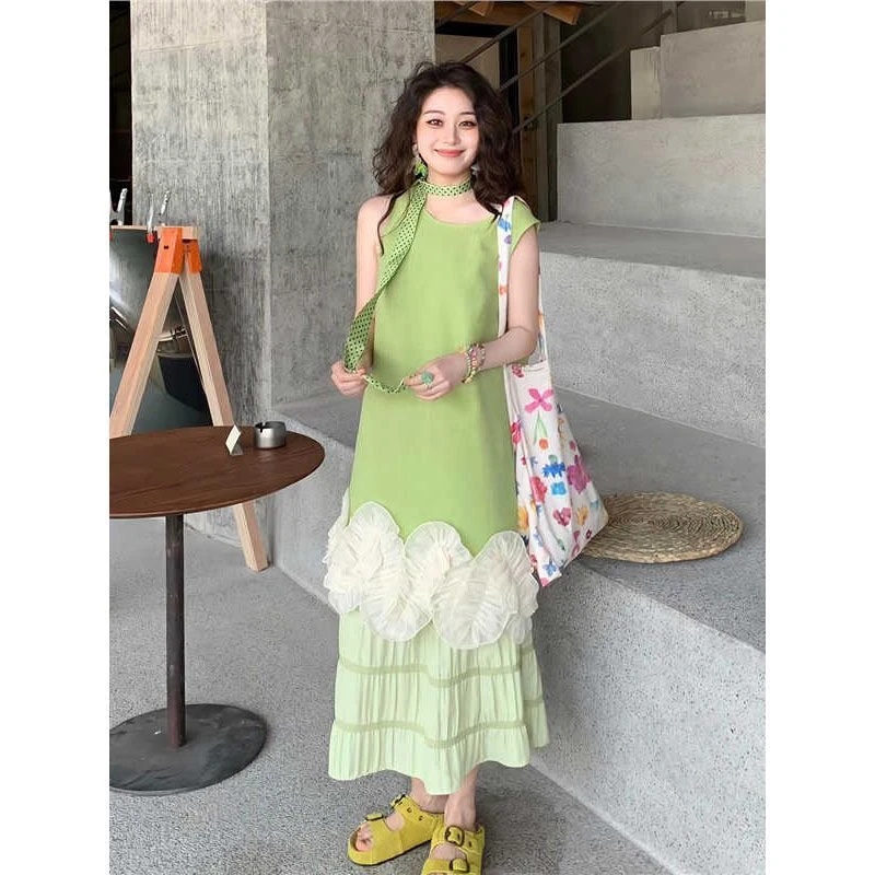 千金清冷感贵系衣服老钱风松弛感女装贵气连衣裙2025无袖纯色百搭