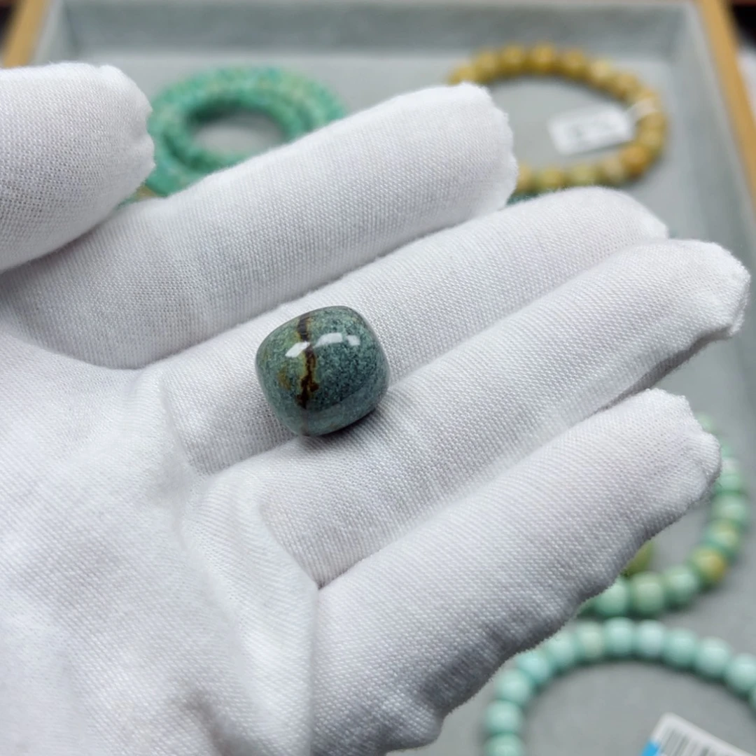 绿松石未镶嵌挂件