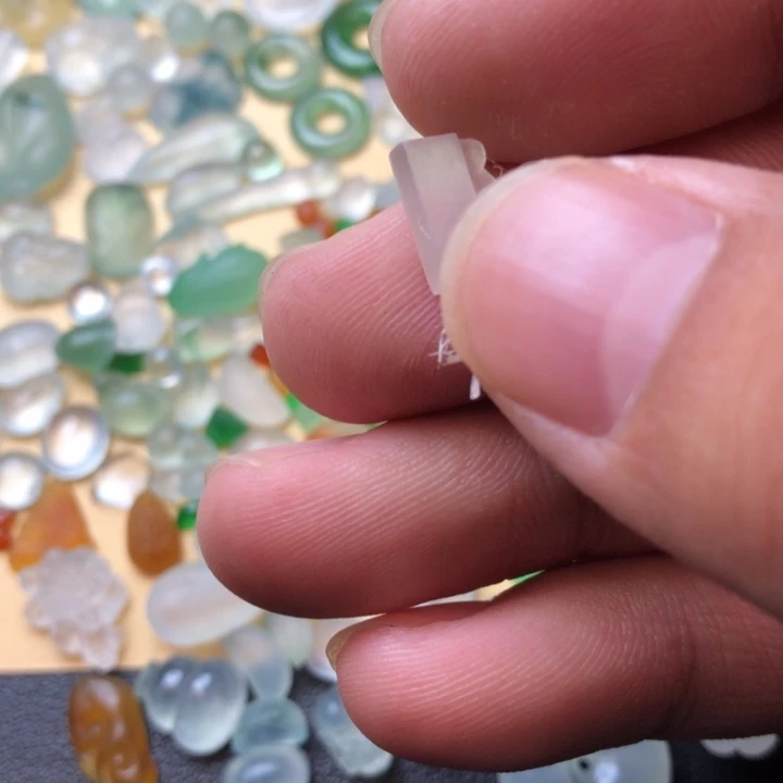 定制翡翠未镶嵌挂件