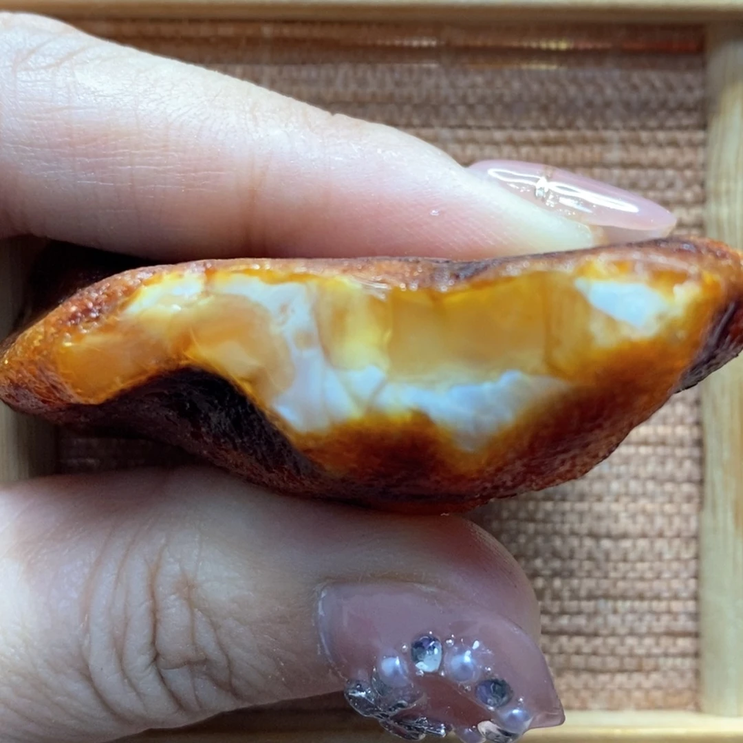 定制琥珀未镶嵌陈