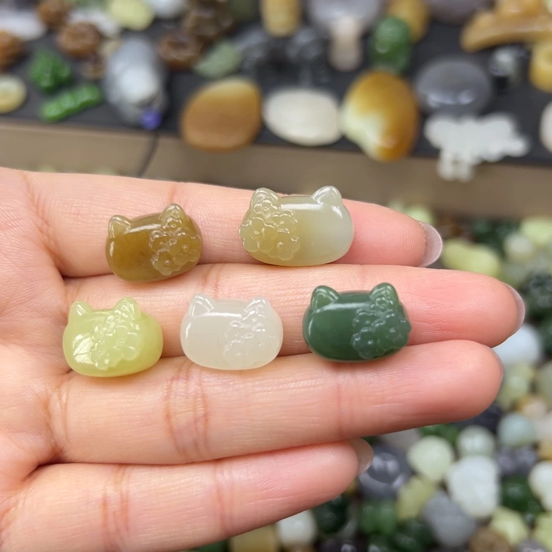 和田玉未镶嵌颈饰150一个多样性发其一