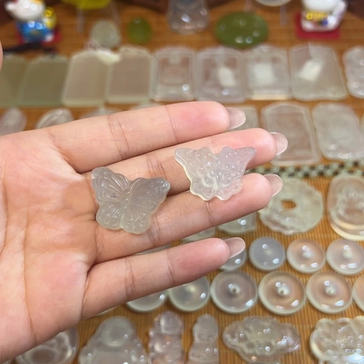 岫玉未镶嵌岫玉挂件蝴蝶任选其一