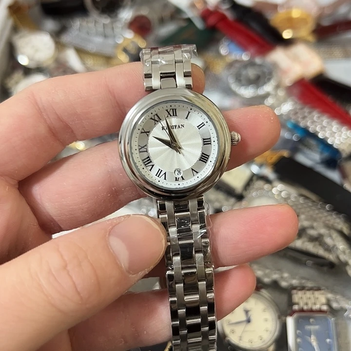 青***饰钢牛皮（革）钢石英机芯