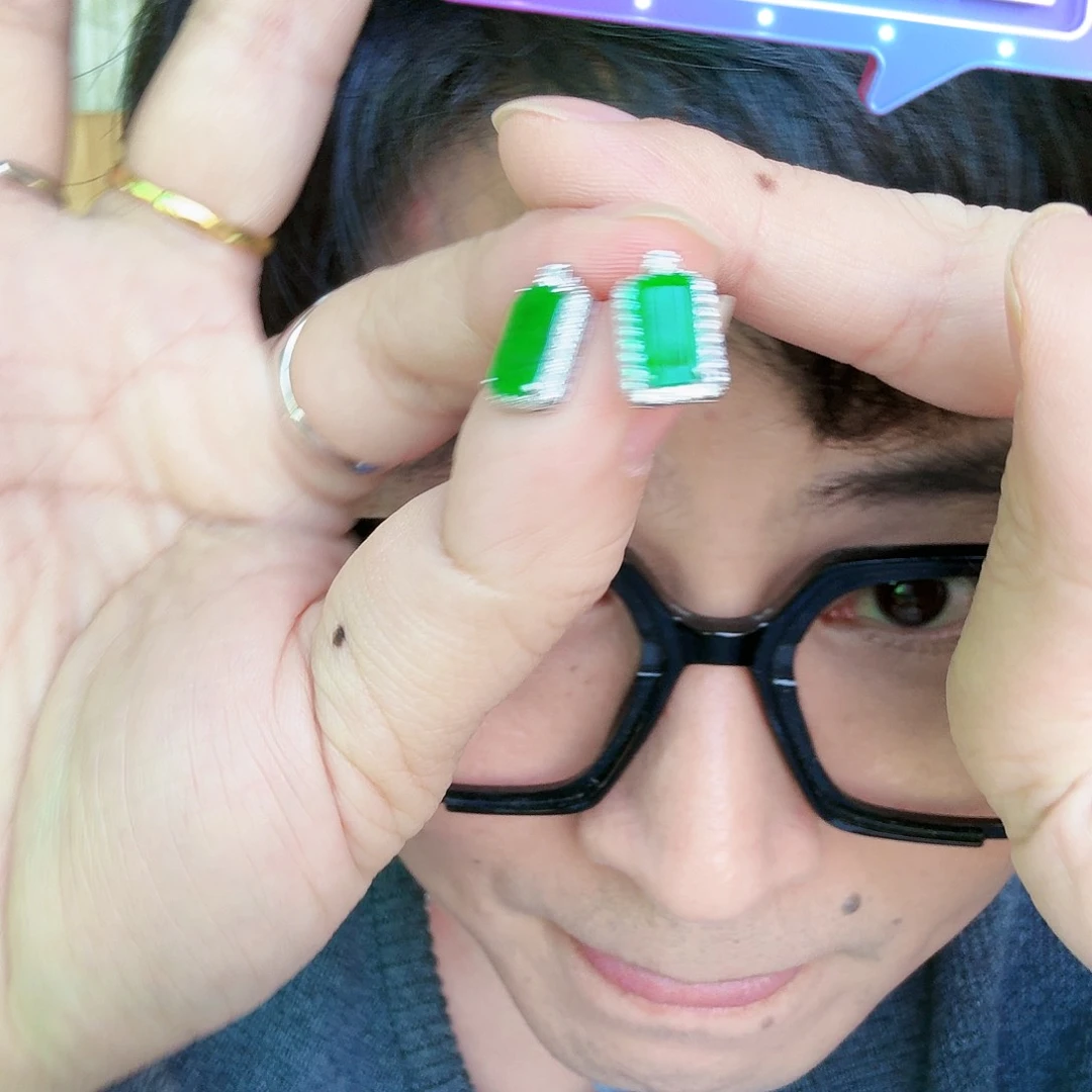 翡翠颈饰未镶嵌一对