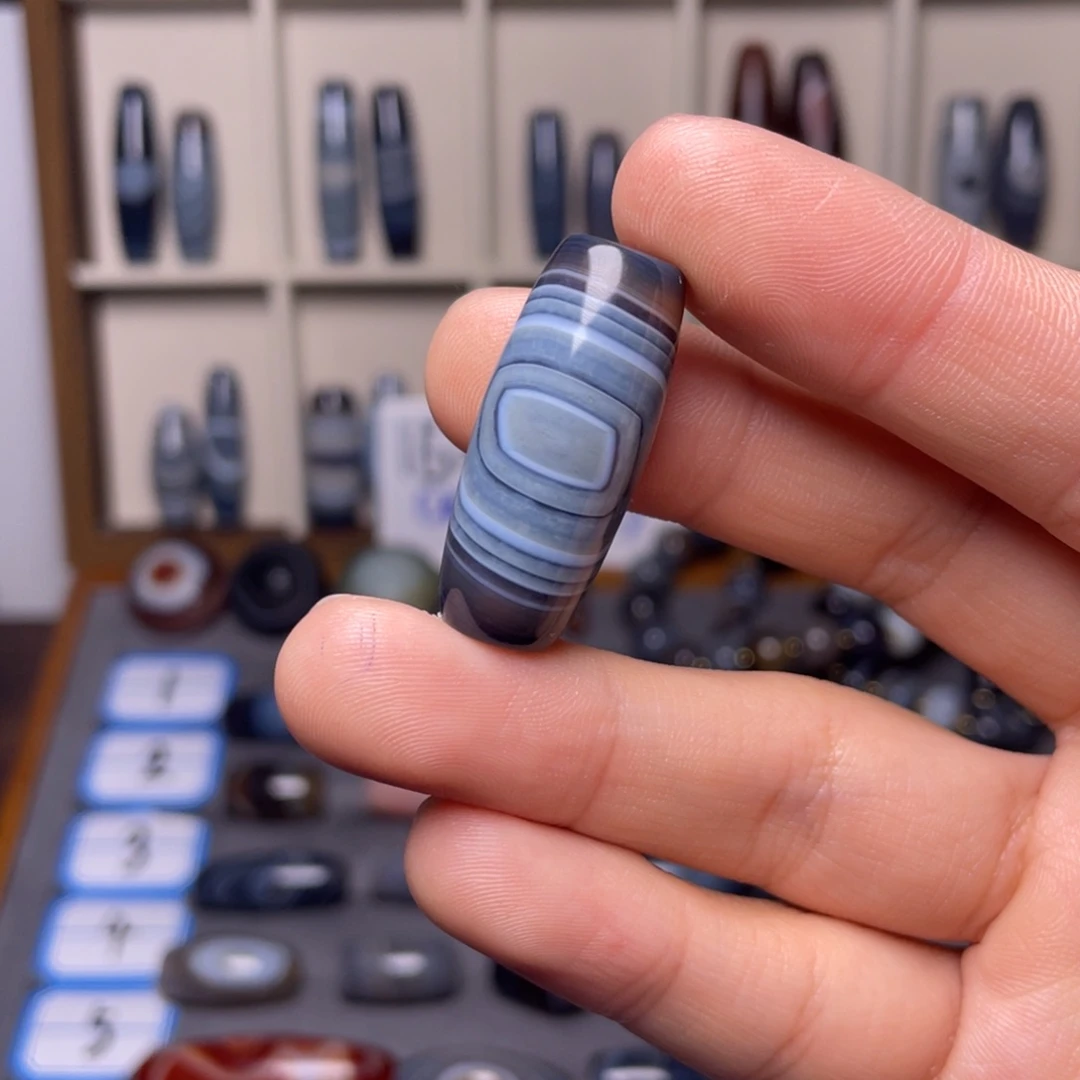 小***兔玛瑙/玉髓合金颈饰