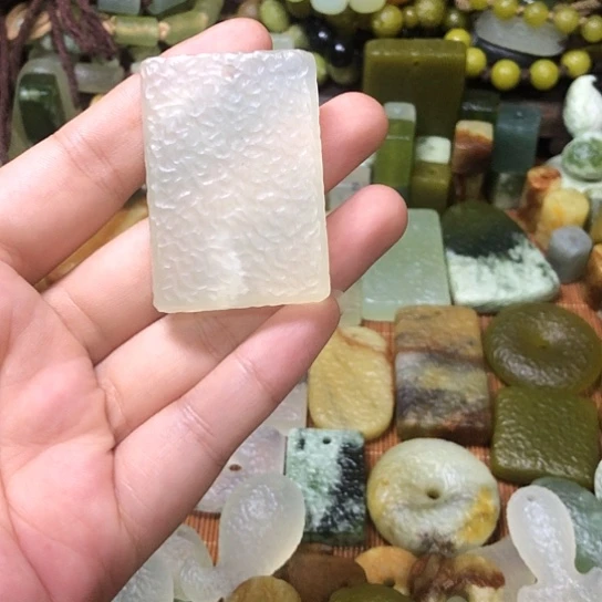 未镶嵌岫玉吊坠岫