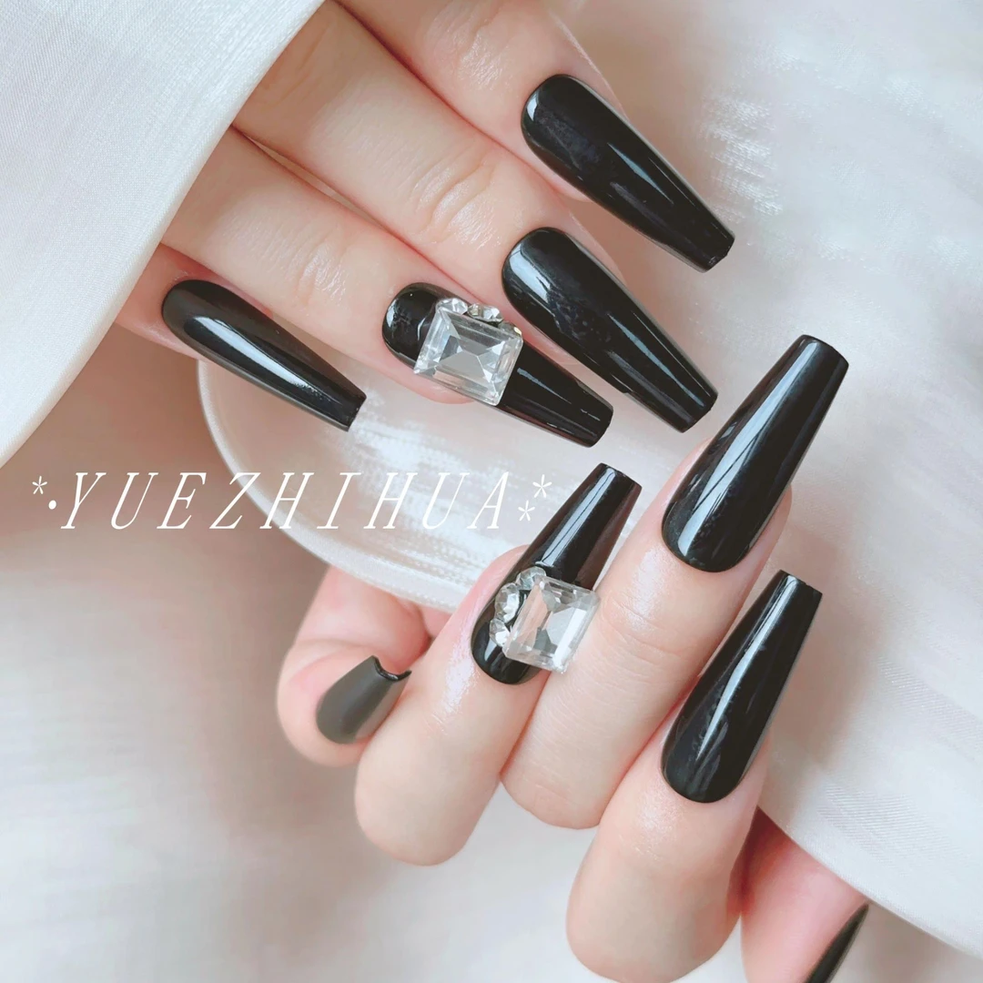 纯手工黑色穿戴甲显白高级中长款甜酷辣妹爆闪大钻可拆卸美甲贴片