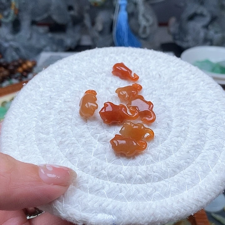 吊坠(不含链)未镶嵌翡翠一个60