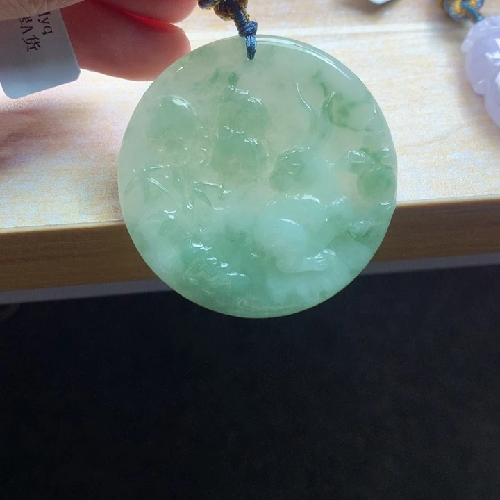 翡翠未镶嵌颈饰吊坠