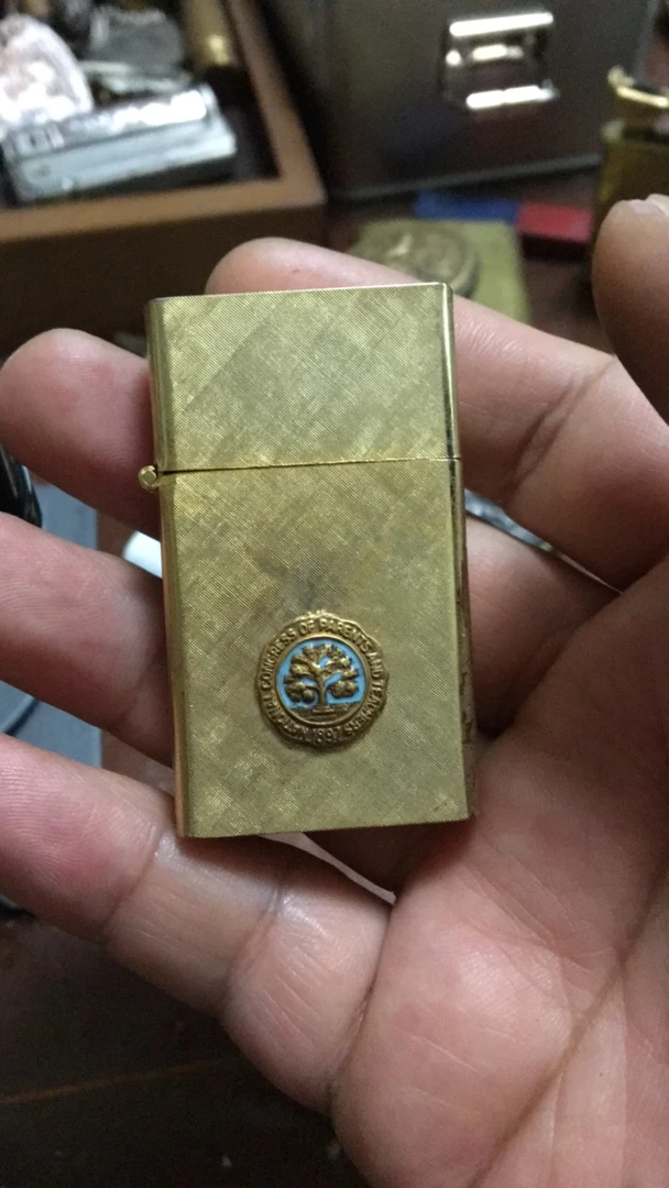 如图古董煤油打火机