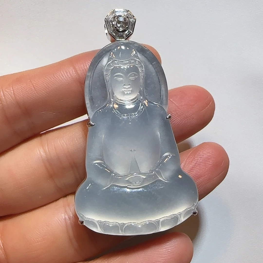 翡翠18K金镶嵌颈饰观音