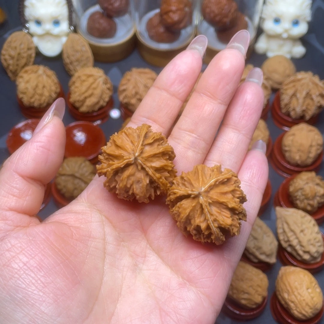 文玩核桃把件三棱