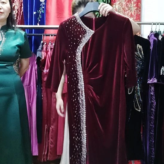 O***服酒红色金丝绒重工长款连衣裙3xl