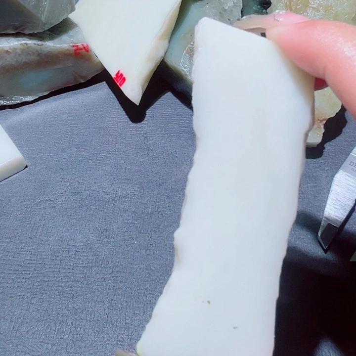 和田玉（糖玉）未镶嵌珠宝奇石