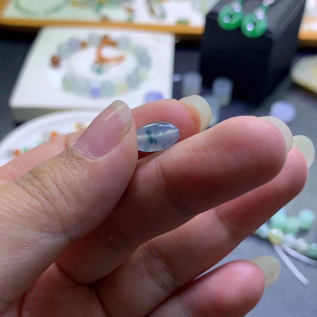 翡翠未镶嵌颈饰－****－成品