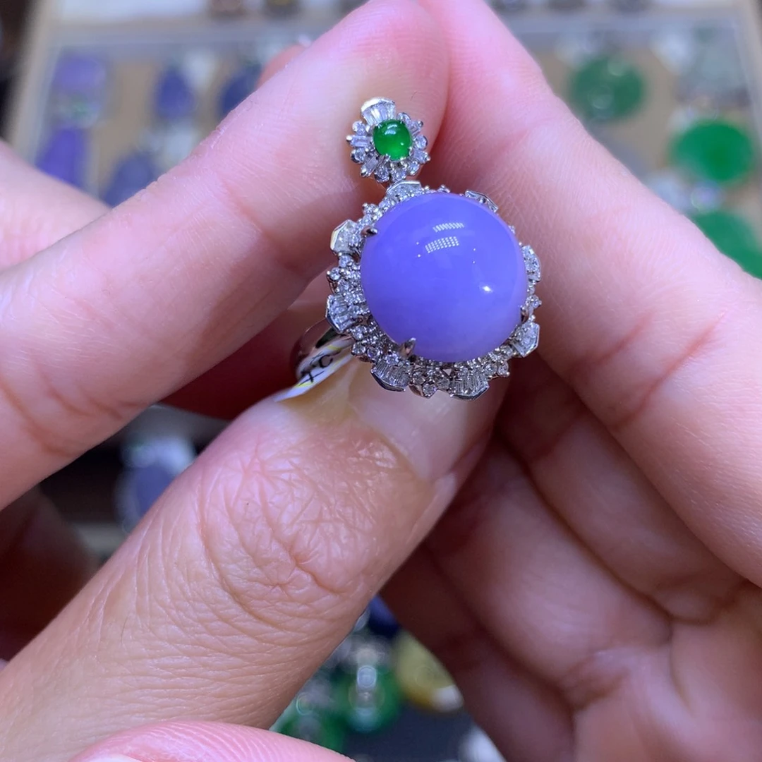 翡翠18K金镶嵌颈饰翡翠