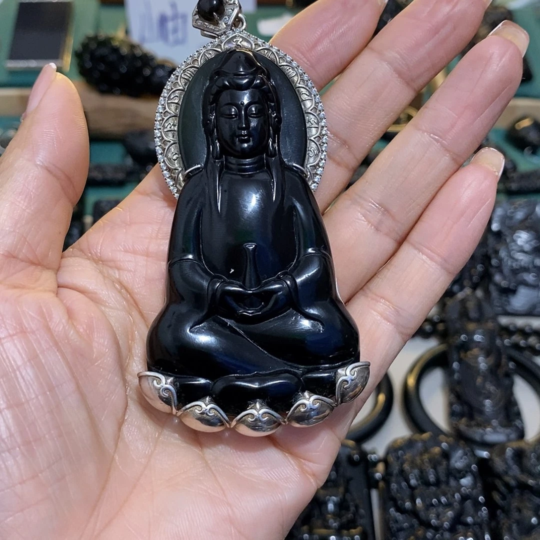 社***会蛇纹石玉未镶嵌颈饰