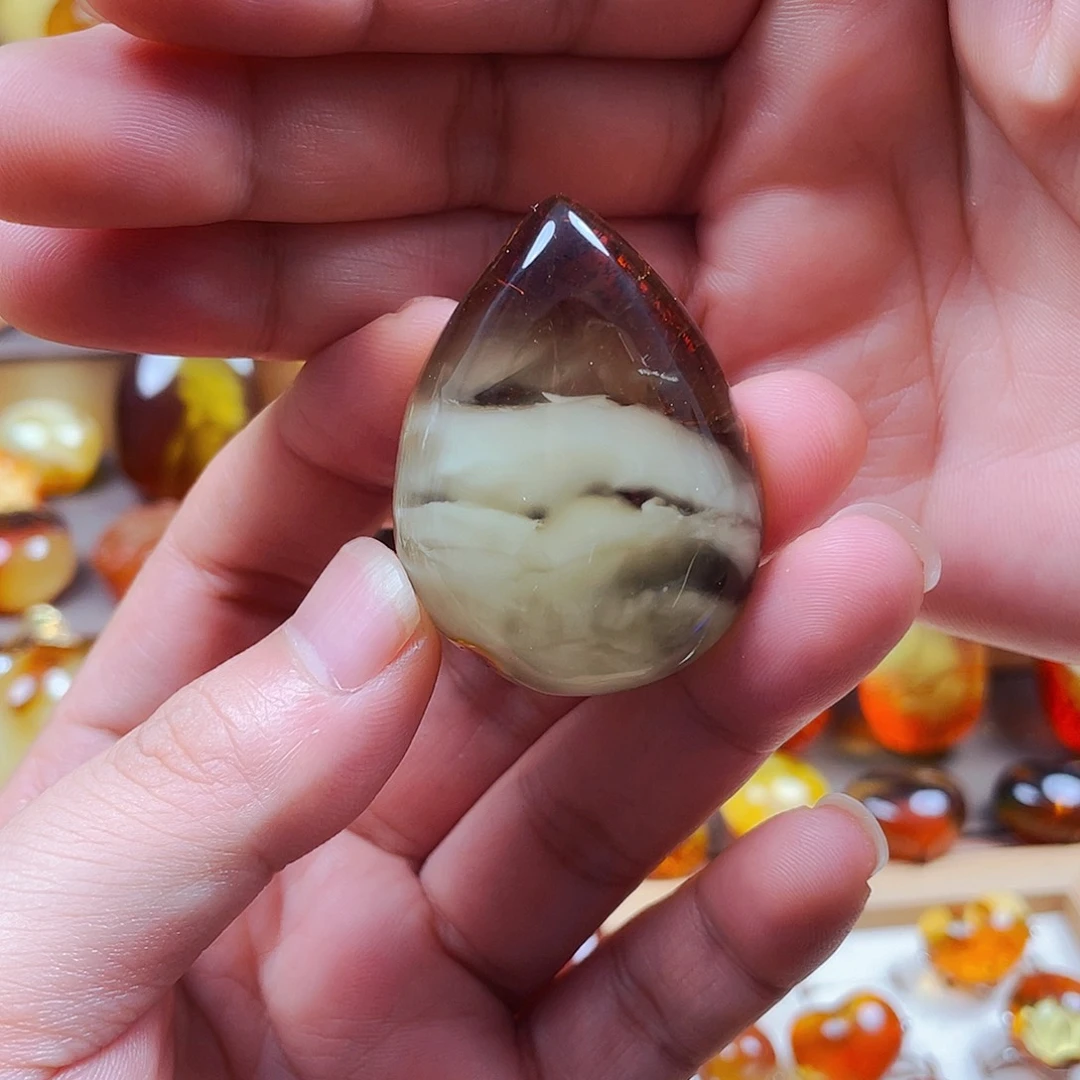 裸石琥珀未镶嵌吊坠